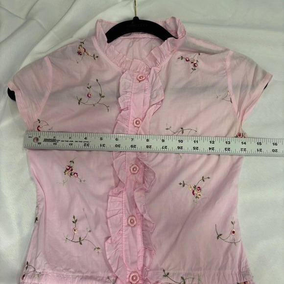 Vintage Y2K Pink Ditsy Floral Embroidered Ruffle Button Up Short Sleeve Blouse - Picture 4 of 4